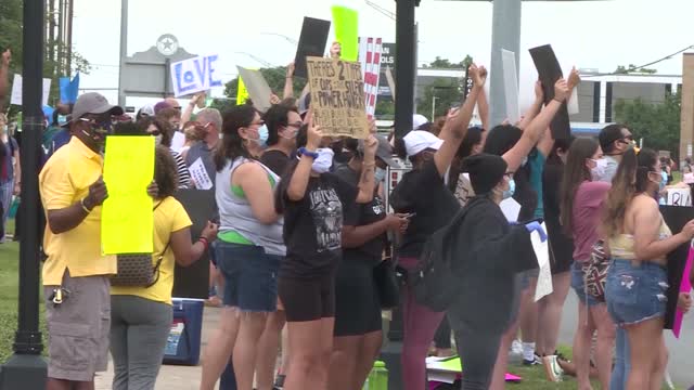 Tx: George Floyd's Son Violent Protests Solve Nothing