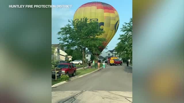 Il:balloon Emergency Landing (caught On Cam)