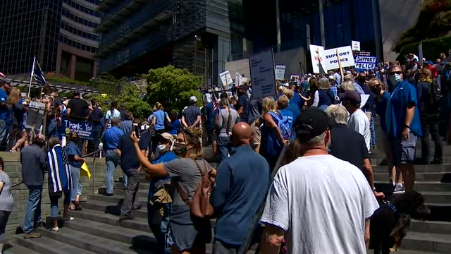 Wa: Pro And Anti Police Protests In Seattle