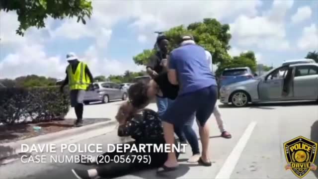 Fl: Woman Attacked In Walmart Parking Lot (on Cam)