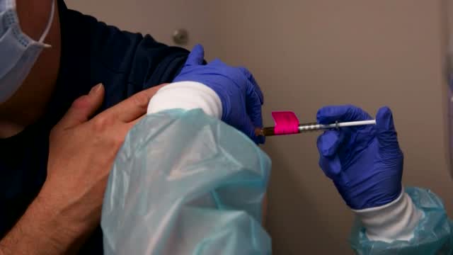 Us Vaccine Czar: 20 Million Vaccinated By End Of 2020