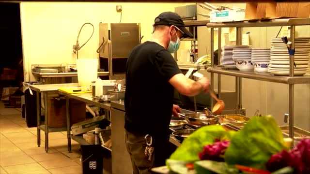 Nc: Restaurant Workers Worry About Unemployment