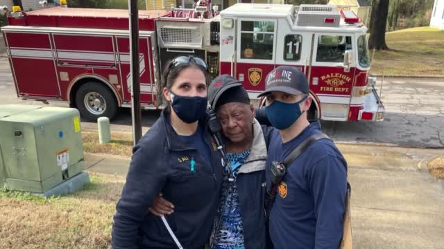 Nc: Firefighters Raise Funds For Elderly Woman (aww)