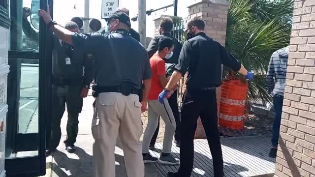 Border Crisis Turns Into Political Battleground