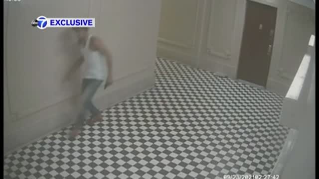 Ny: Woman Chased Home By Stranger
