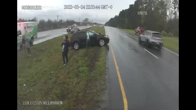 Sc: Delivery Driver Rescues Child In Crash