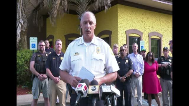 Sc: 12 Injured, 3 Detained In Mall Shooting