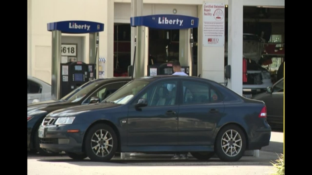 Consumer Confusion: Gas Prices Down, Mortgage Rates Up