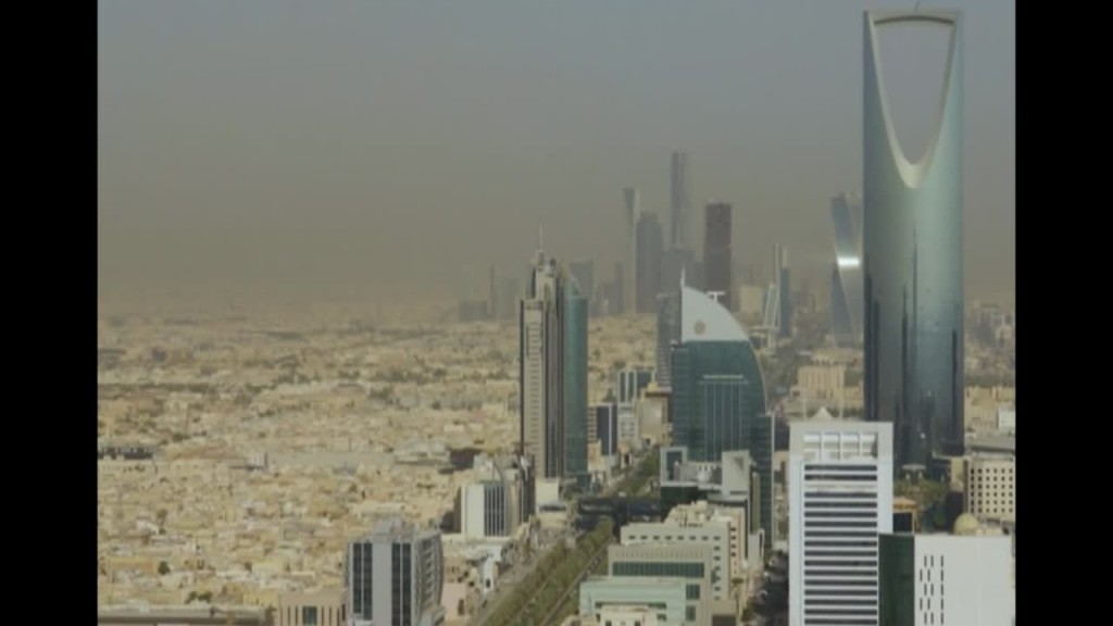 Wh Takes Aim At Saudis As Oil Cuts Up Recession Risk