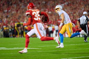 Rookie Jaylen Watson Steals The Show As The Kansas City Chiefs Edge Out The Los Angeles Chargers 27 24 On Thursday Night Football