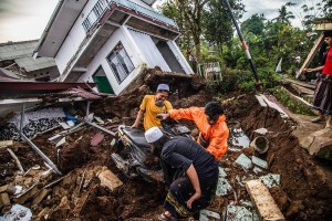 Boy, 6, Pulled Alive From Wreckage Of Indonesia Earthquake