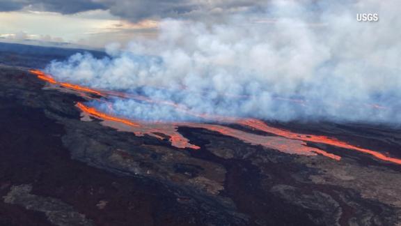 Mauna Loa’s Eruption In Hawaii Creates Rare Dual Eruption Event With Nearby Volcano That’s Been Erupting Since 2021