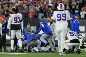 Bills Player Damar Hamlin Is In Critical Condition After On Field Collapse And Bills Bengals Game Is Postponed