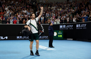 Andy Murray Receives Standing Ovation From Crowd Despite Australian Open Defeat