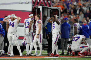 Bills Player Damar Hamlin Is In Critical Condition After On Field Collapse And Bills Bengals Game Is Postponed