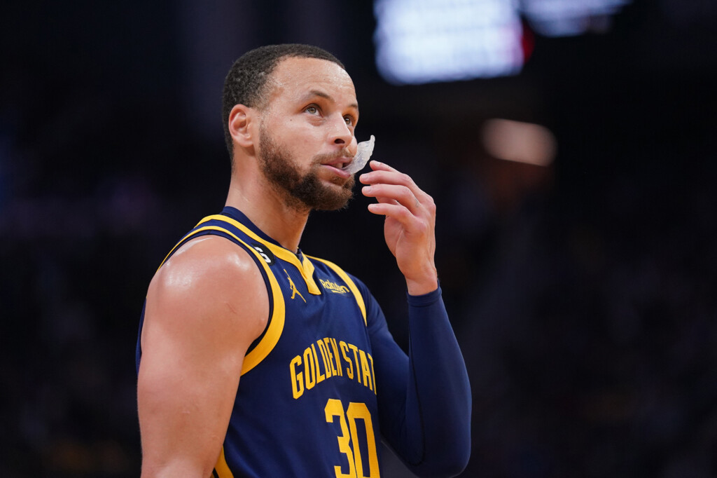 Golden State Warriors Star Steph Curry Out Indefinitely With Ligament Damage
