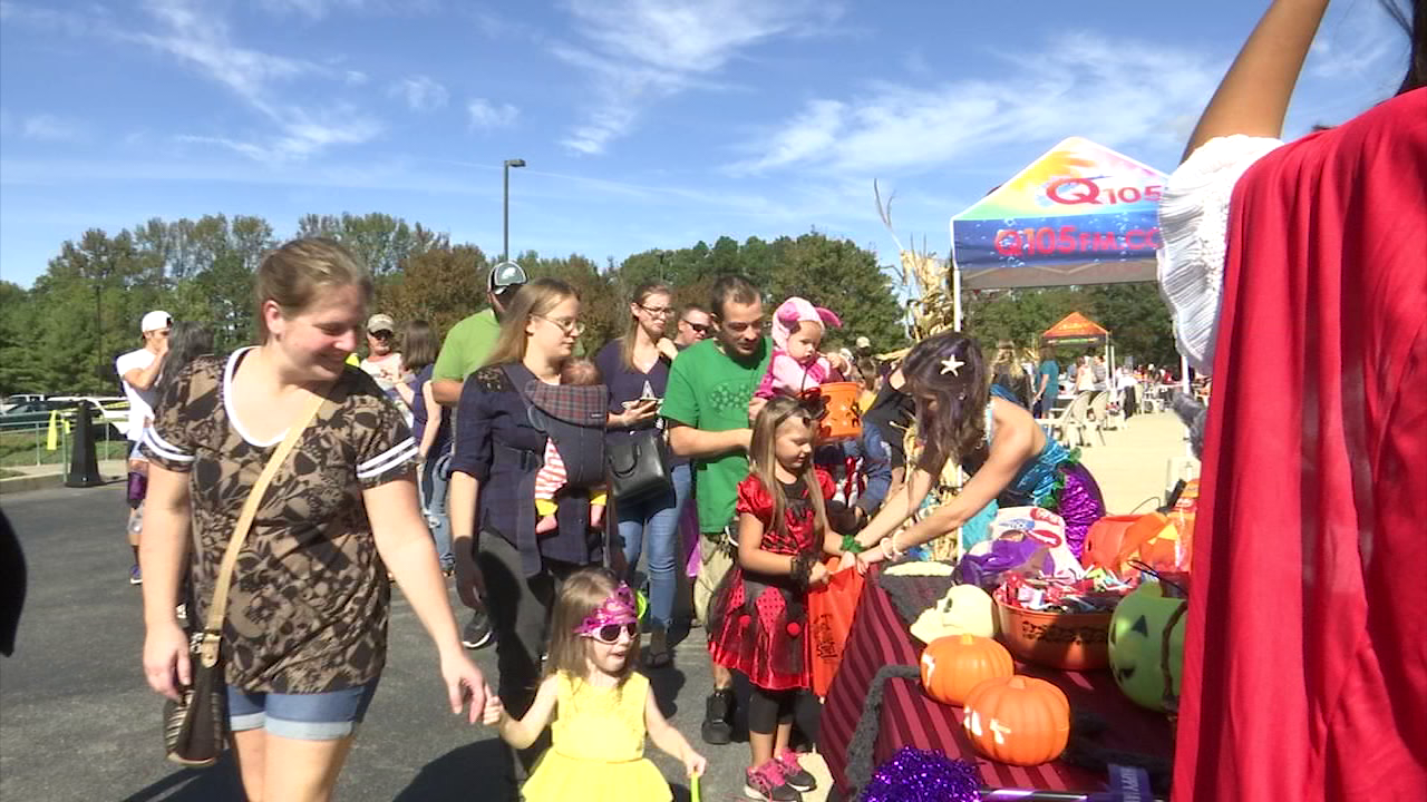 Thousands make it out to 11th annual Trick or Treat Street event - 47abc