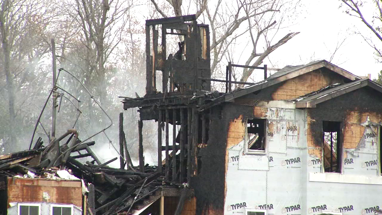 Residents react to Del. blaze that burned through apartment complex ...