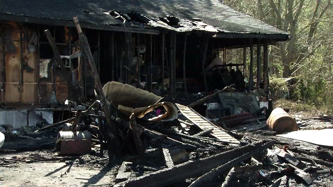 Family displaced from house fire, community lends a helping hand 47abc
