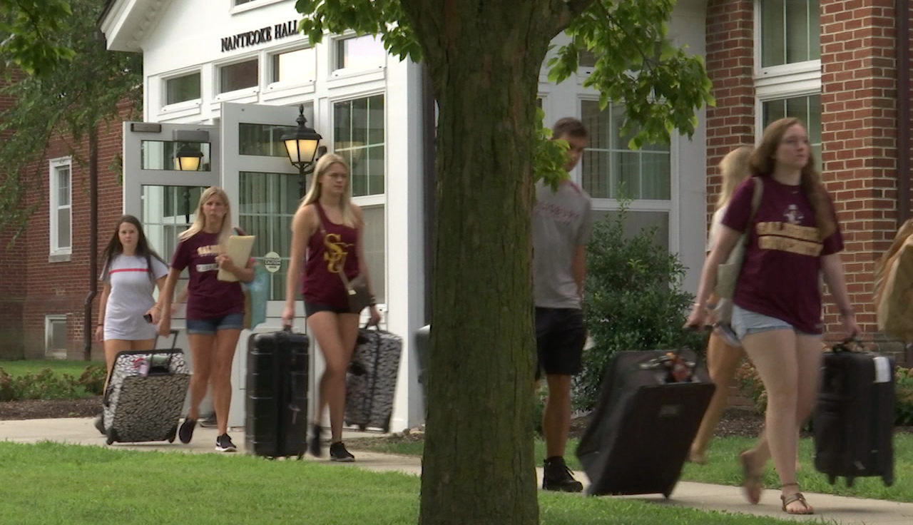 Salisbury University freshmen 'flock' to campus for movein day 47abc