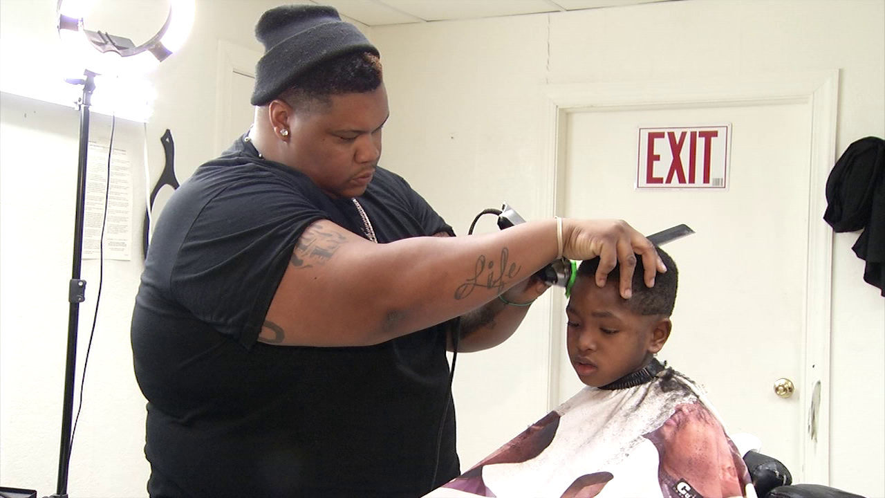 Barber shop helps Eastern Shore families with free haircuts 47abc