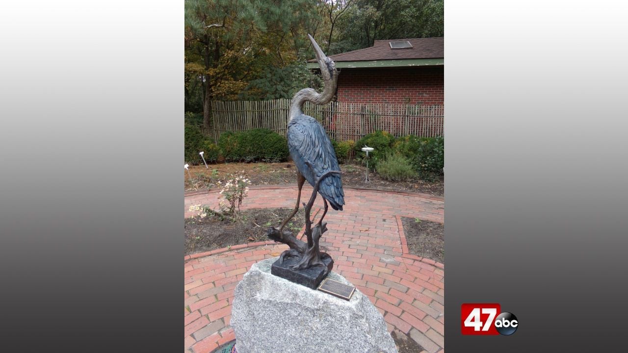 Salisbury PD searching for stolen statue 47abc