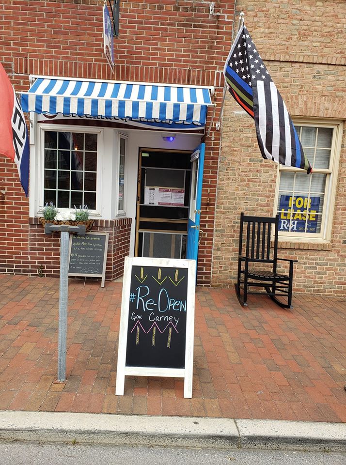 Cafe on the Circle helping a local entertainer bring