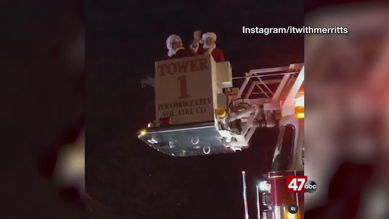 Pocomoke Christmas Parade 2022 Santa Makes His Way To Pocomoke City In Small Christmas Parade - 47Abc
