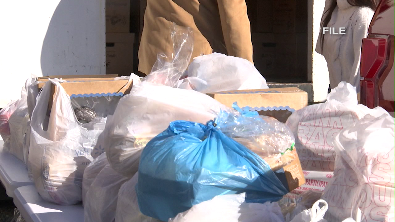 Blessing House Ministries helps families with food for the Thanksgiving holiday 47abc