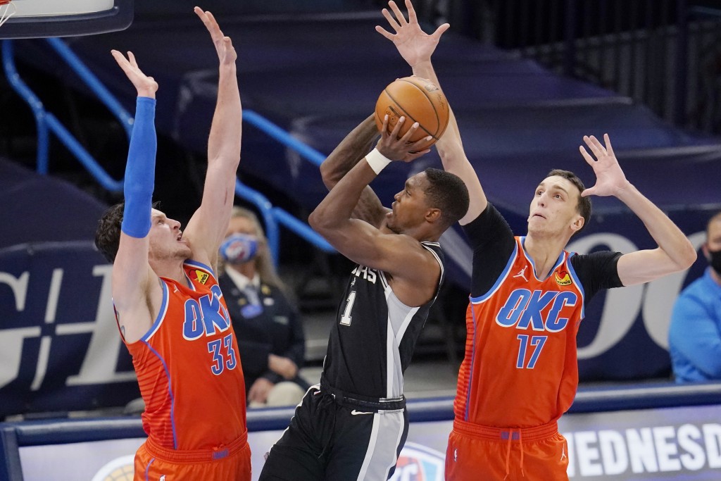 Lonnie Walker Iv, Mike Muscala, Aleksej Pokusevski