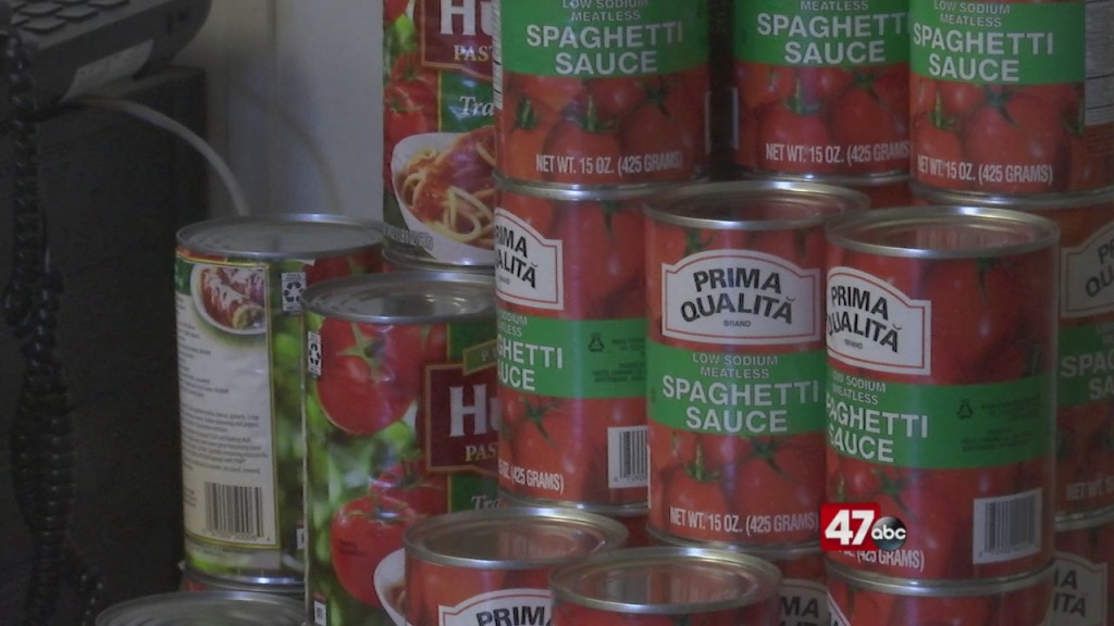 School Host Food Drive
