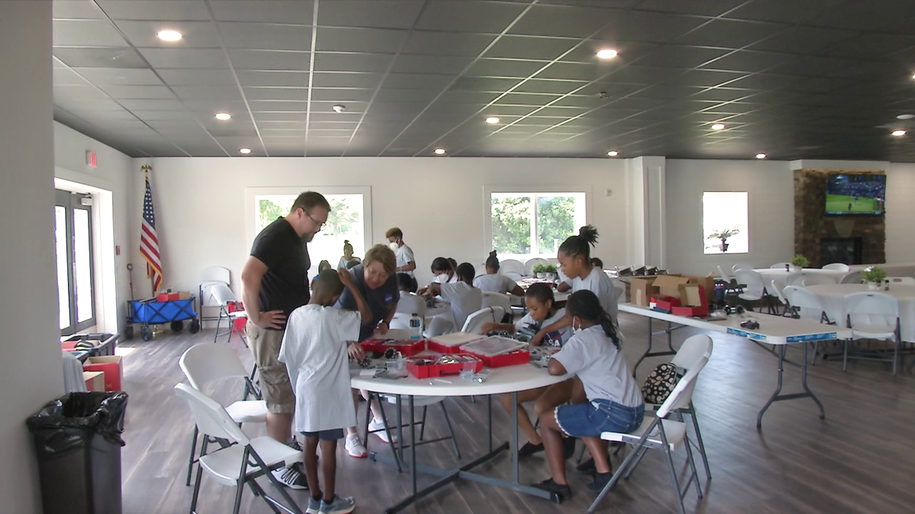 Robotics camp exposes young students to STEM related fields - Image