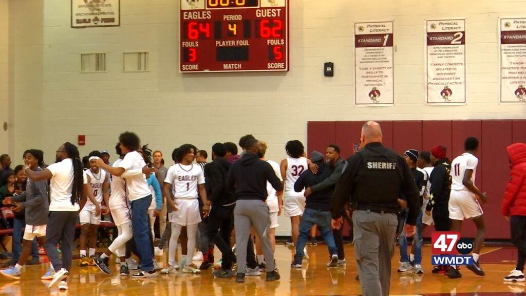 Decatur Loses First Game Of Season