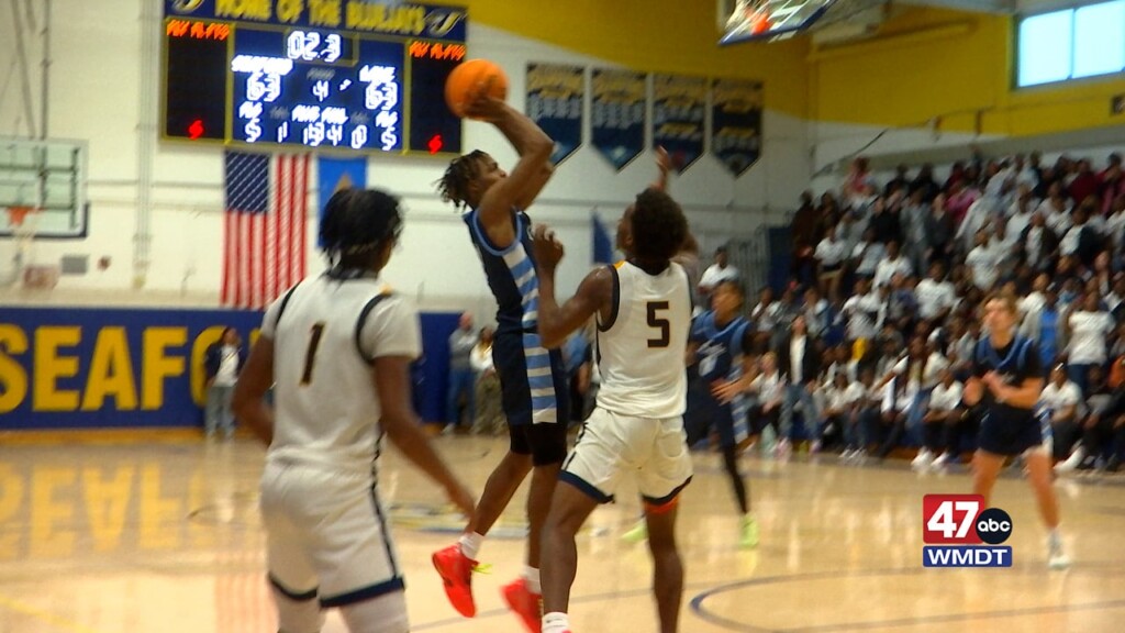 Darius Miller Drains Buzzer Beater To Beat Seaford
