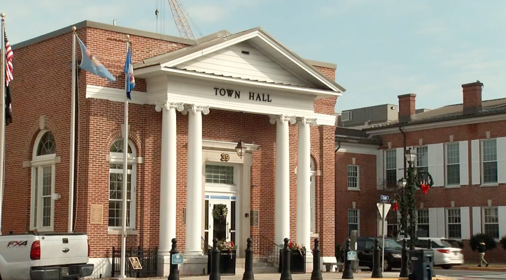 Ourtowngeorgetownpic