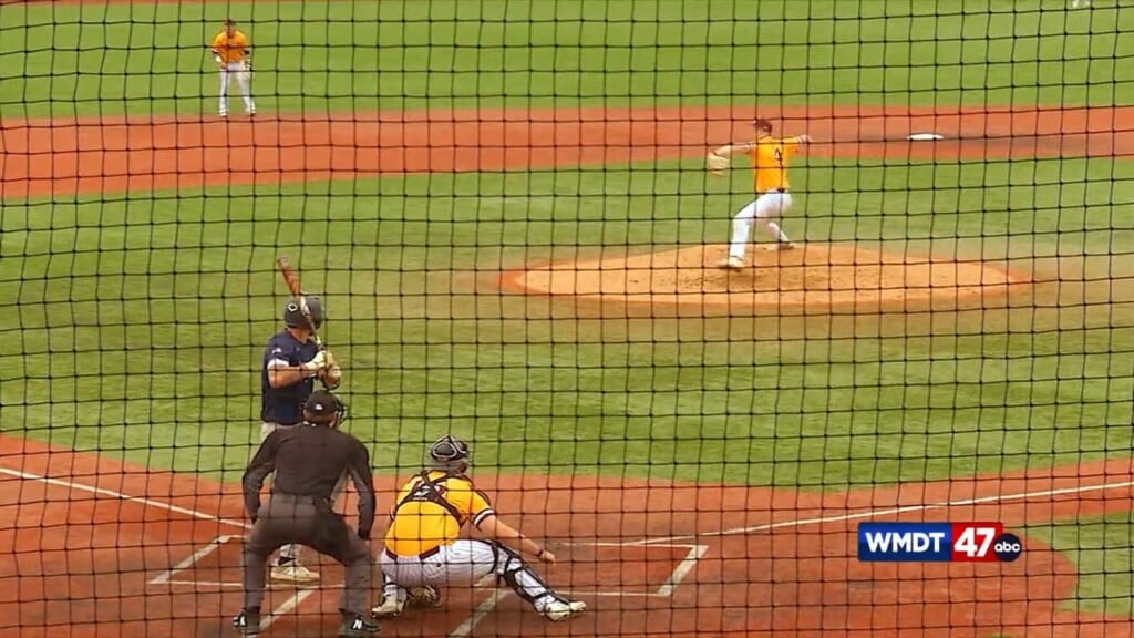 11pm Sports 0818