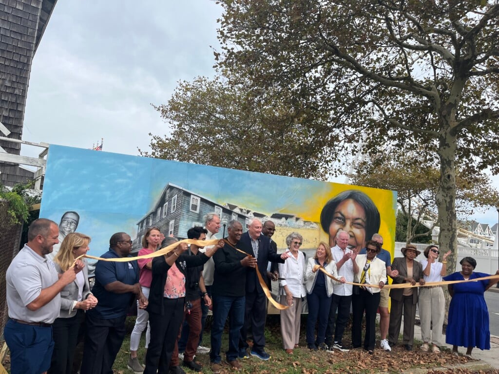 Ribboncuttingmural