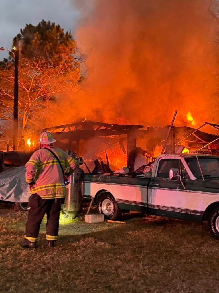 588540408 10239916996646956 384740123888008701 N