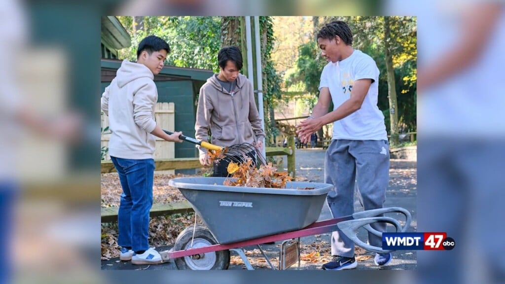 Su Hosts Community Clean Up Event