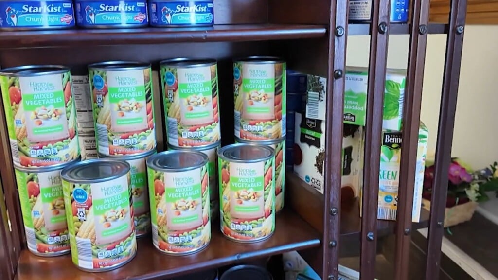 Nurses Start Food Pantry