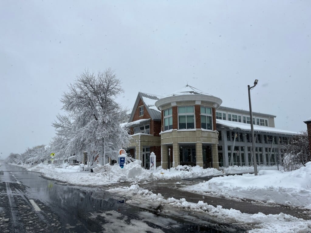 640601002 1206221861679624 1301933358341589339 N