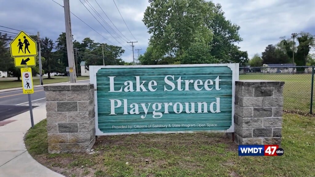 New Fitness Trail At Lake Street Park