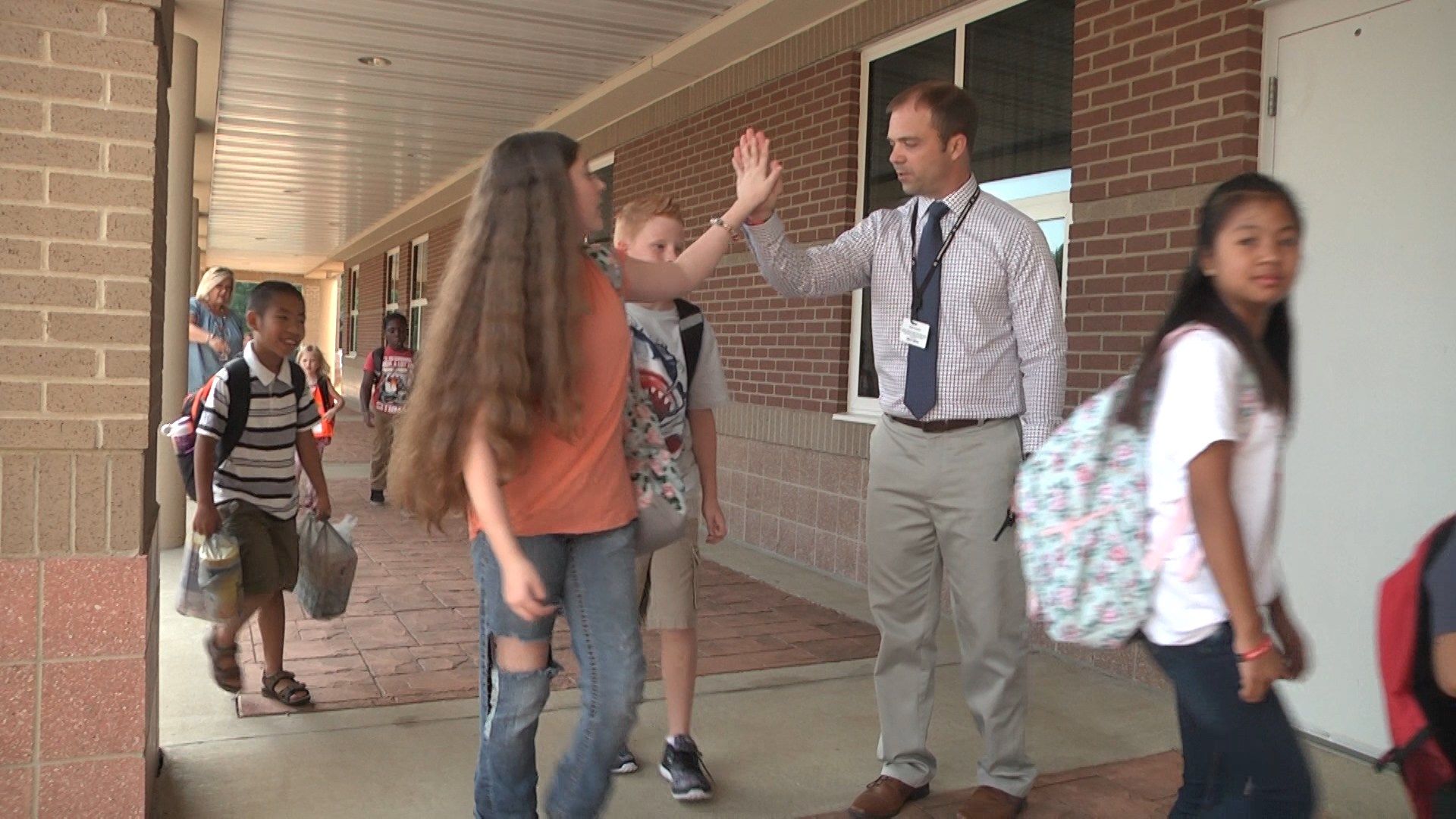 Warren County Public Schools welcome students for the first day