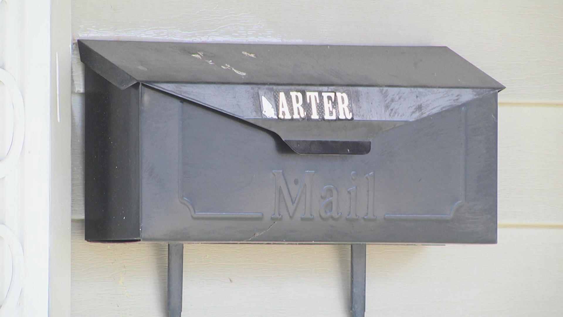 Scottsville Police arrest a man after a standoff at his mother's home