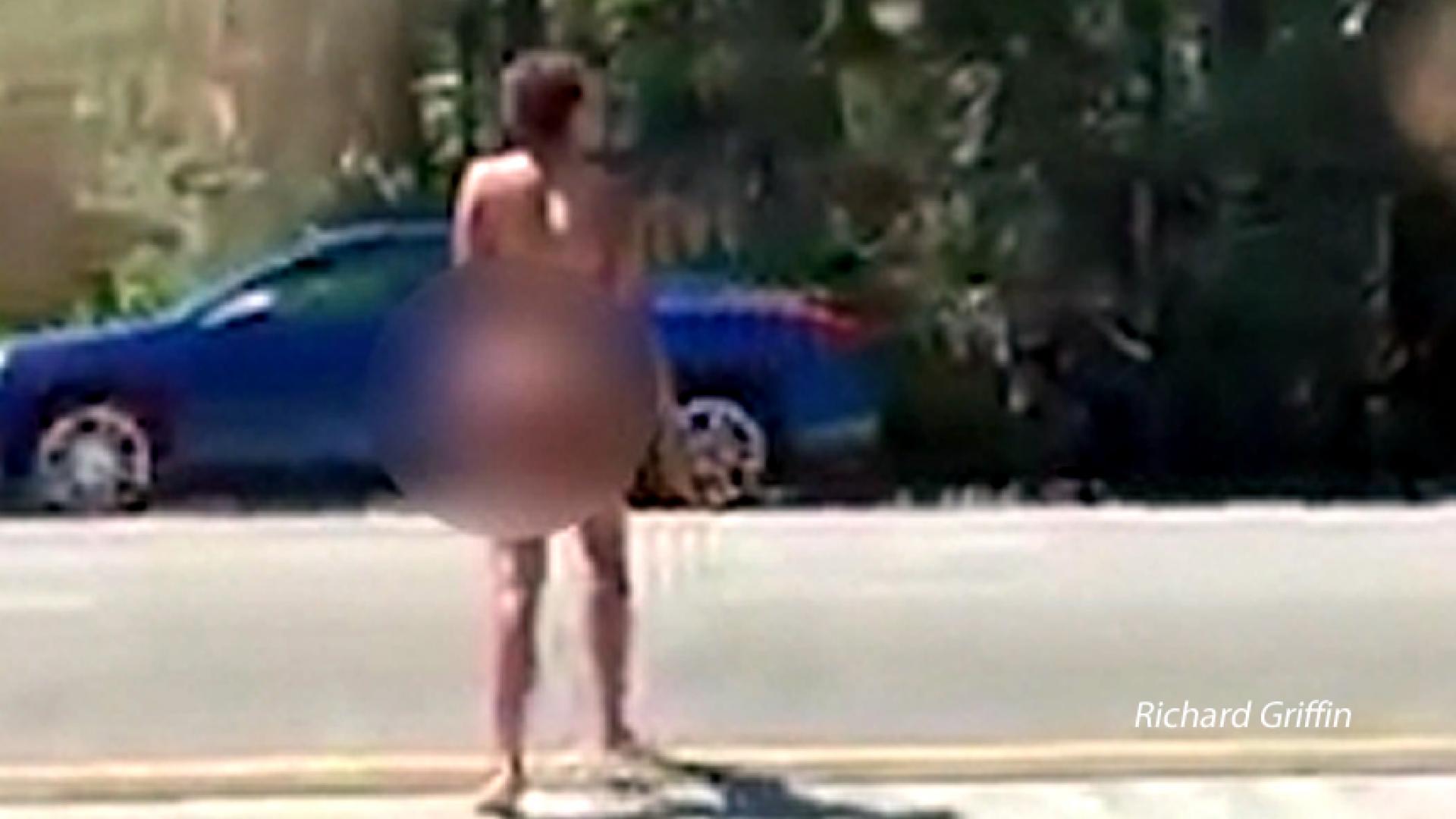 Naked lady stuns Florida drivers - WNKY News 40 Television