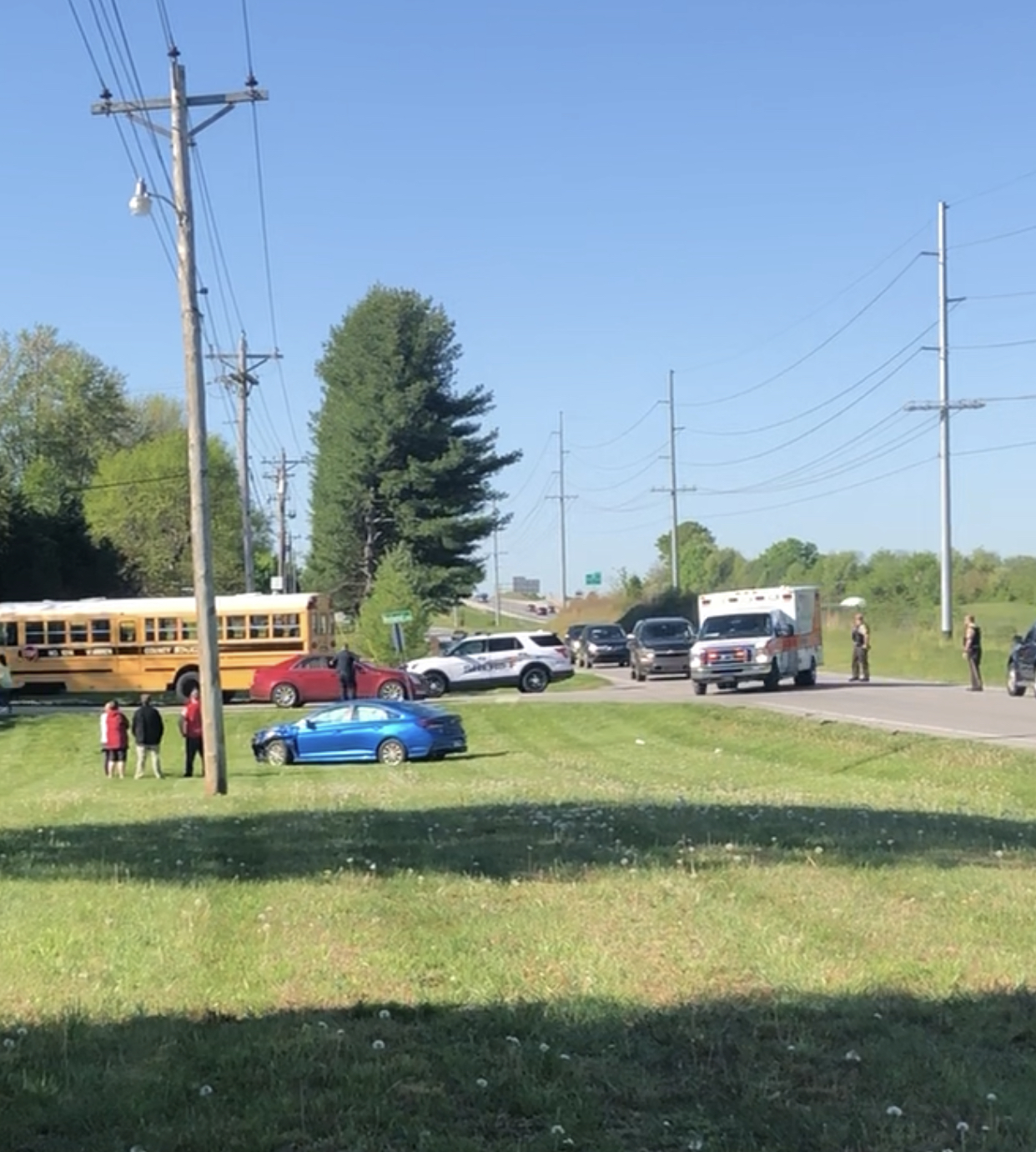 Three children injured in wreck involving school bus - WNKY News 40 ...