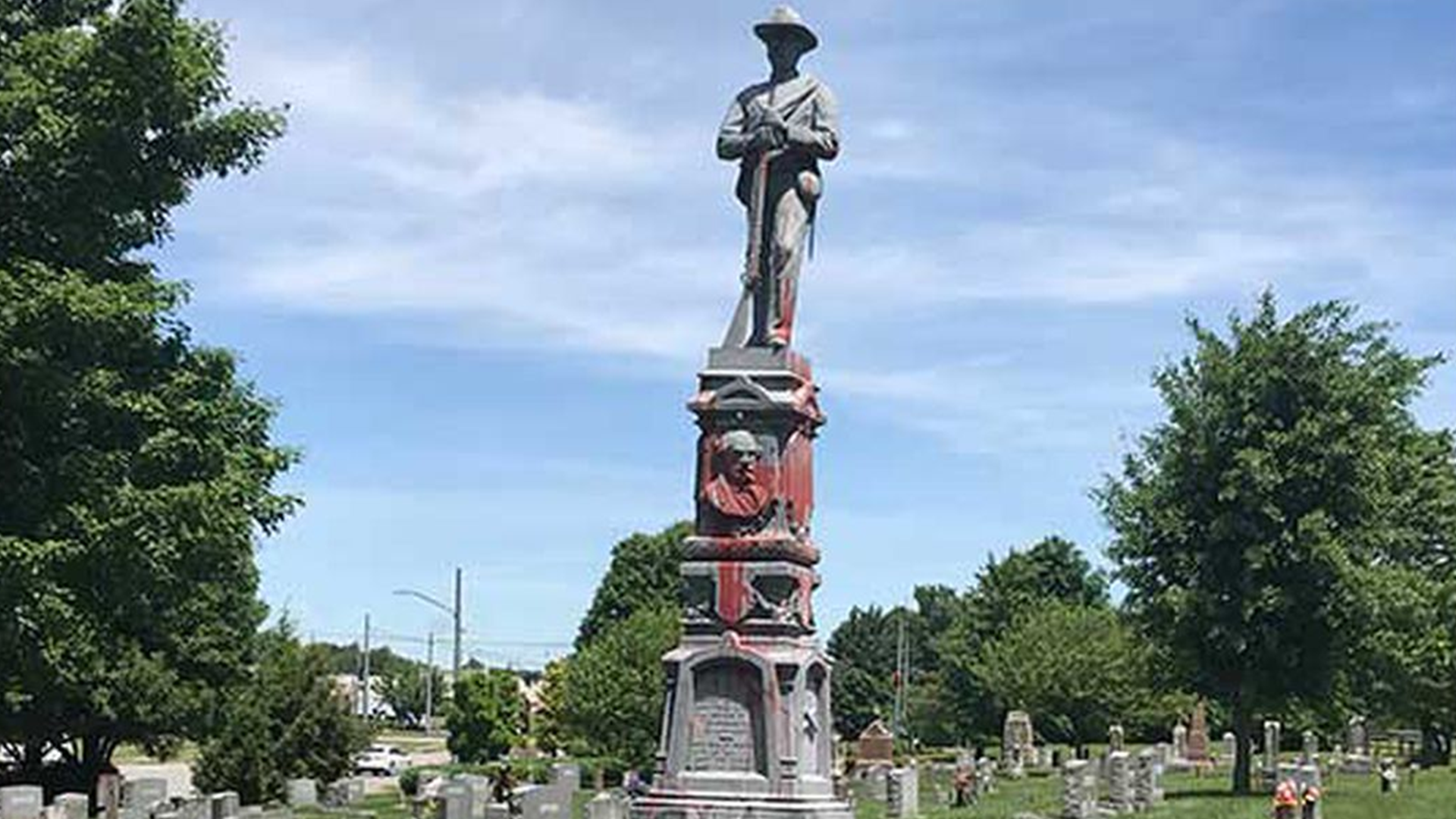 Confederate statue at Kentucky cemetery defaced with paint WNKY News