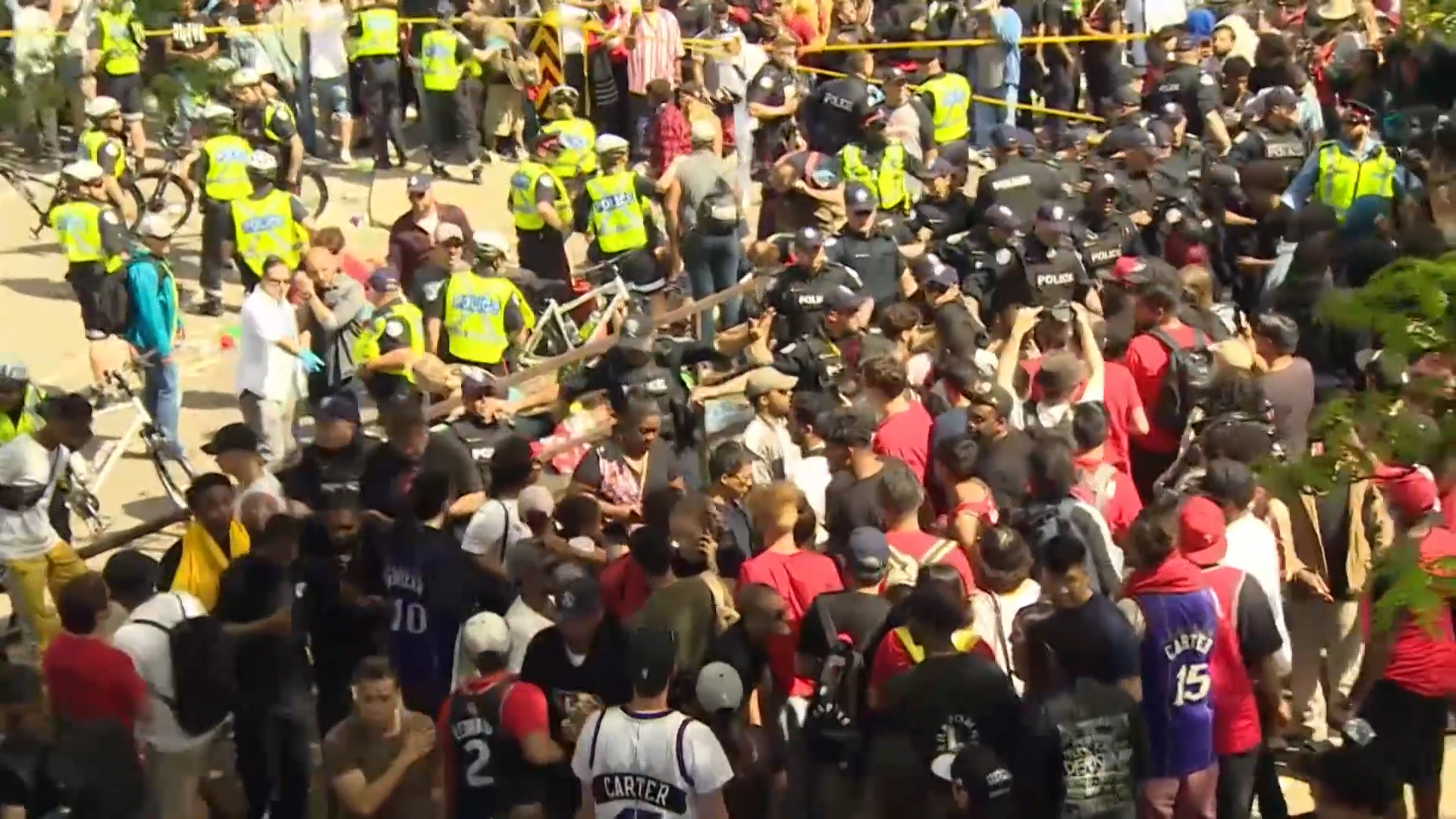 2019 Raptors Riots Police: 4 shot, 3 arrested at Raptors rally in Toronto - WNKY News 40 ...