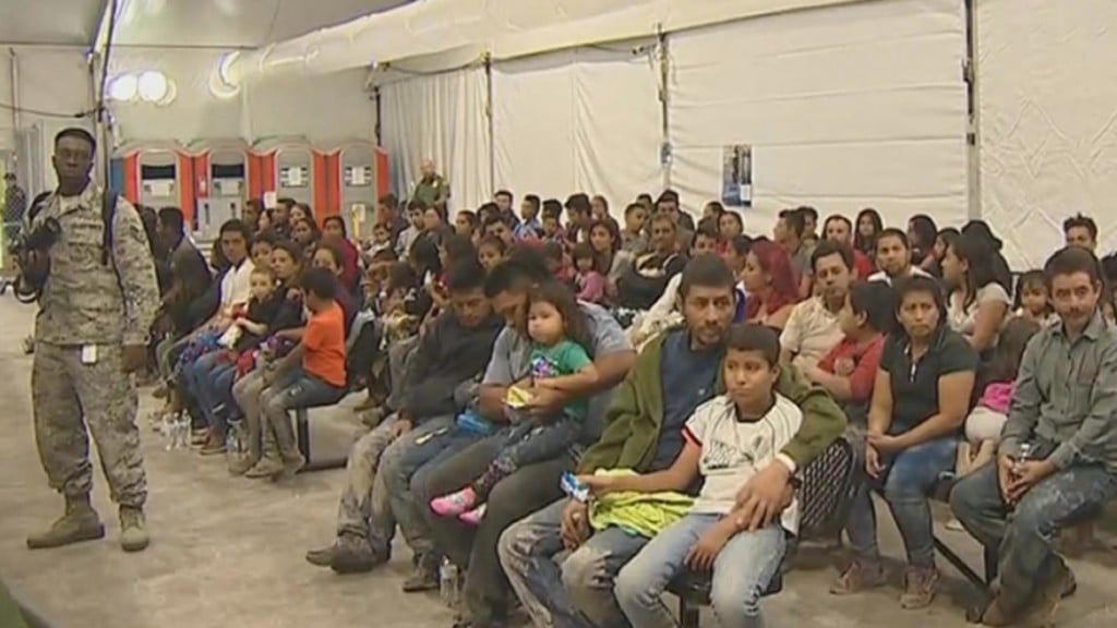 US starts sending asylum seekers across Arizona border WNKY News 40