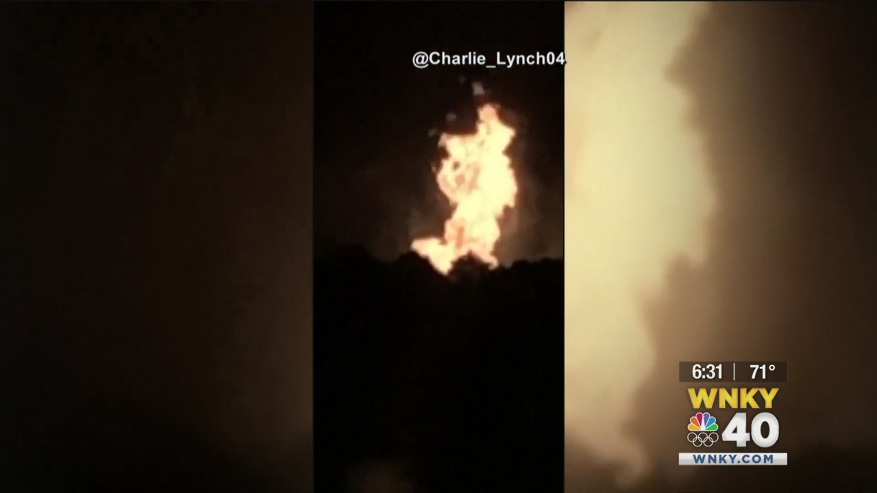 1 dead, 5 hospitalized in gas line rupture, fire - WNKY News 40 Television